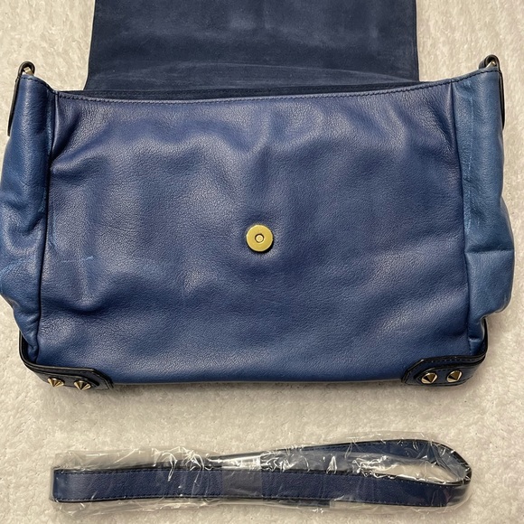 Be&D Rosie Page Navy Blue Leather Messenger Bag - Picture 3 of 8